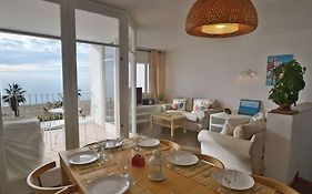 Duplex en frente de la playa al lado de Barcelona